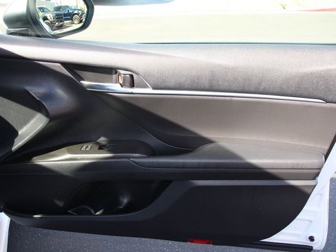 Used 2022 Toyota Camry SE w/ Convenience Package image 29