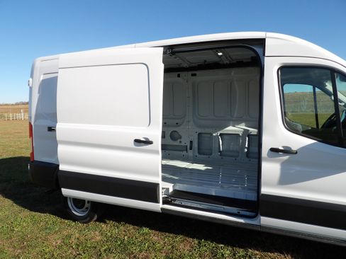 New 2026 Ford Transit 250 148 Medium Roof RWD image 10