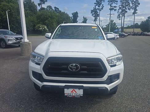 Used 2021 Toyota Tacoma SR RWD image 2