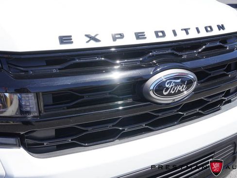 Used 2024 Ford Expedition Limited AWD/4WD image 19