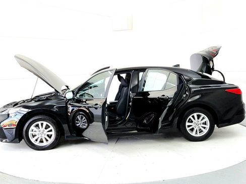 Used 2025 Toyota Camry LE FWD image 10