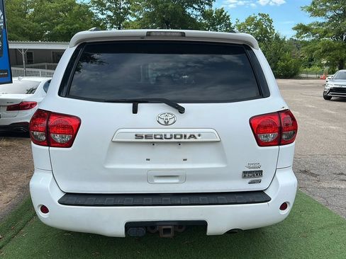 Used 2011 Toyota Sequoia SR5 AWD/4WD image 6