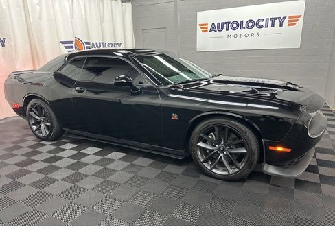 Used 2019 Dodge Challenger R/T Scat Pack w/ Driver Convenience Group image 2