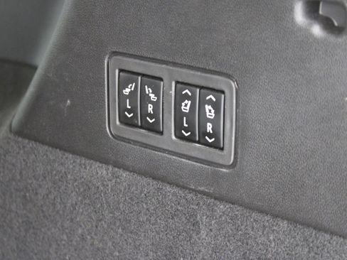 Certified 2024 Cadillac XT6 Premium Luxury image 11