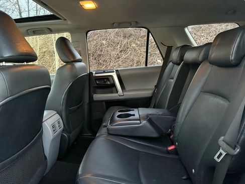 Used 2010 Toyota 4Runner SR5 image 19