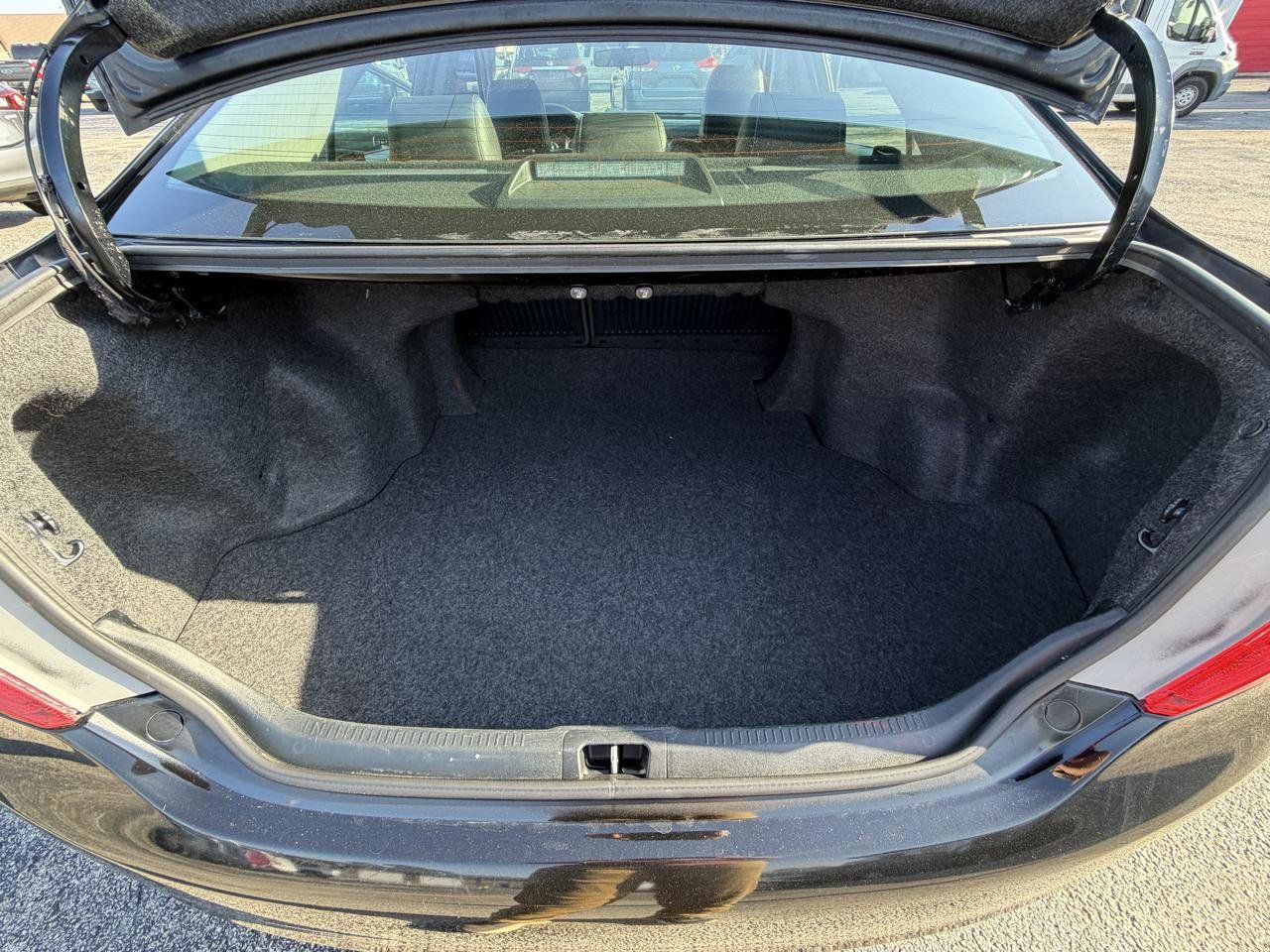 Used 2012 Toyota Camry SE FWD image 17