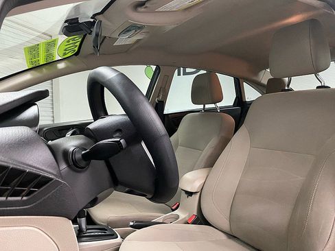 Used 2019 Ford Fiesta SE image 9