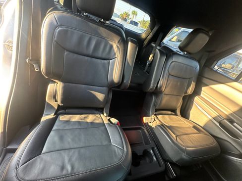 Used 2020 Ford Explorer Limited RWD image 18