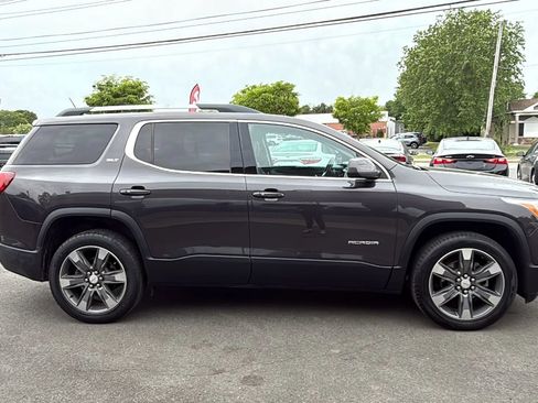 Used 2017 GMC Acadia SLT AWD/4WD image 11