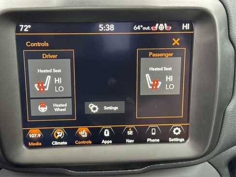 Used 2023 Jeep Renegade Latitude w/ Sun/Sound Group AWD/4WD image 36