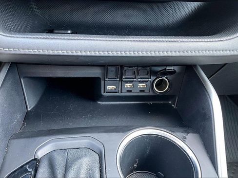Used 2020 Toyota Highlander XLE AWD/4WD image 34