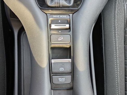 Used 2023 Honda HR-V LX image 18