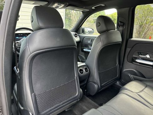 Used 2023 Mercedes-Benz GLB 250 4MATIC image 16