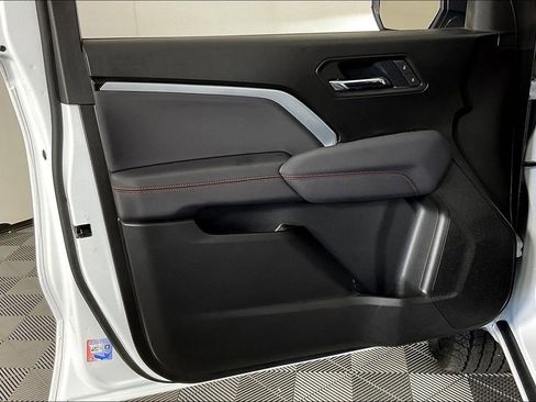 Used 2025 Chevrolet Colorado Z71 image 24