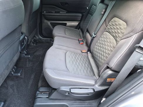 Used 2025 Nissan Pathfinder SV AWD/4WD image 21