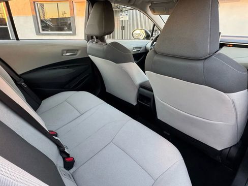 Used 2021 Toyota Corolla LE image 12