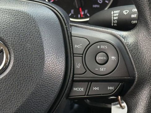 Used 2022 Toyota RAV4 LE image 14