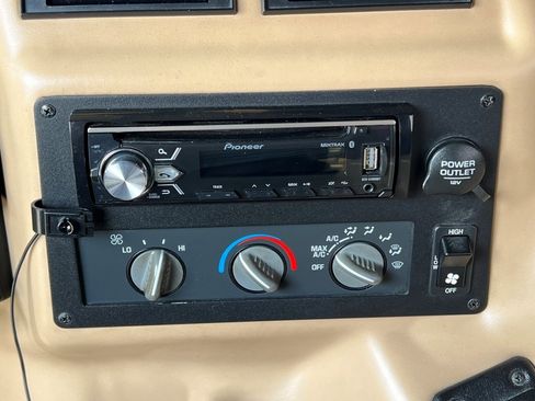 Used 1999 HUMMER H1 4-Door Open Top image 22