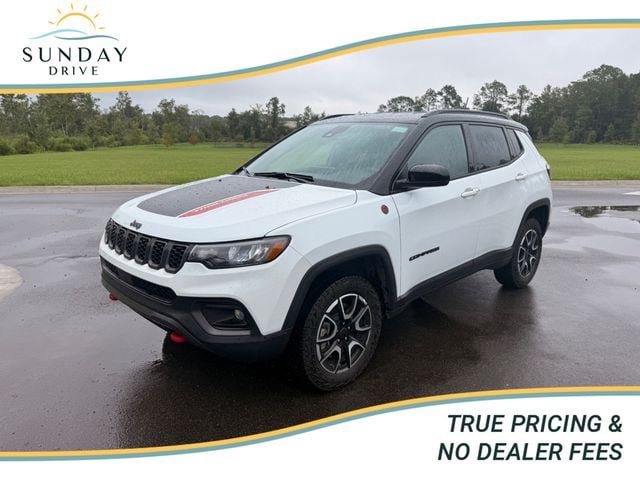 Used 2025 Jeep Compass Trailhawk AWD/4WD image 1