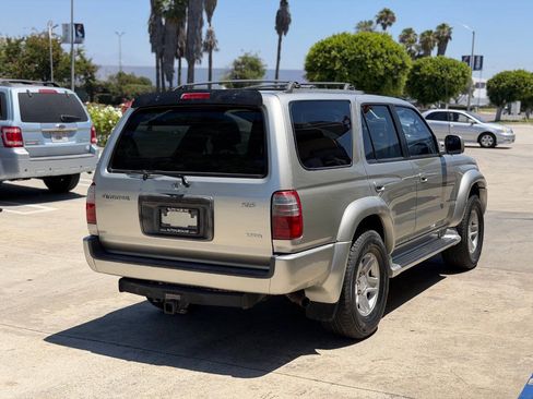 Used 2000 Toyota 4Runner SR5 RWD image 10