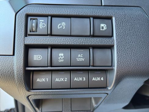 Used 2025 Toyota 4Runner TRD Off-Road image 13