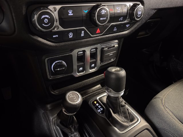 Used 2026 Jeep Wrangler Sport AWD/4WD image 16
