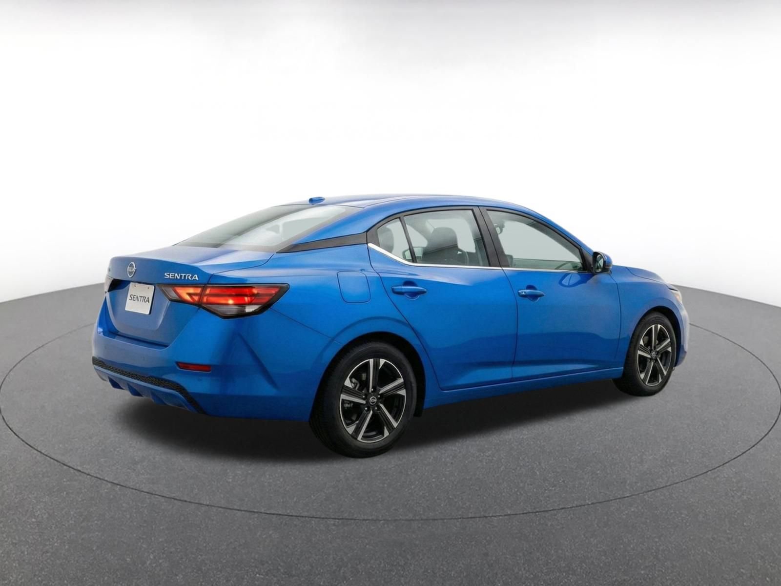 Used 2025 Nissan Sentra SV FWD image 8