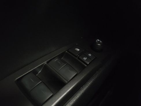 Used 2021 Toyota Camry SE FWD image 27