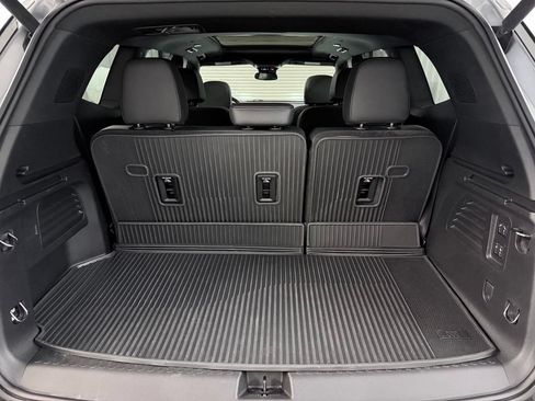 Used 2025 Buick Enclave Sport Touring w/ Power Package AWD/4WD image 37