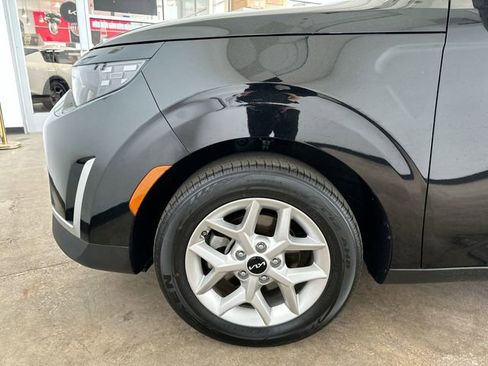 Certified 2023 Kia Soul LX w/ LX Technology Package FWD image 20