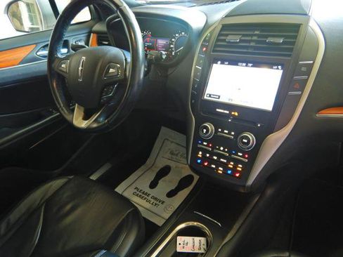 Used 2017 Lincoln MKC Reserve w/ Lincoln MKC Climate Package AWD/4WD image 5