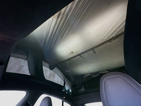 Used 2022 Tesla Model S image 15