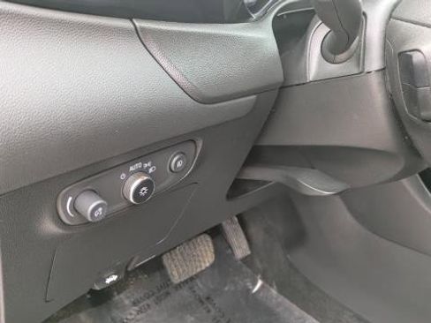 Used 2023 Buick Encore GX Essence image 17