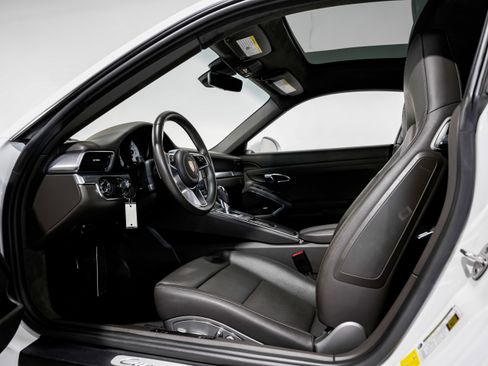 Used 2019 Porsche 911 Carrera S image 20