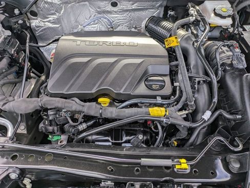 Used 2025 Chevrolet Trax LT w/ LT Convenience Package image 35