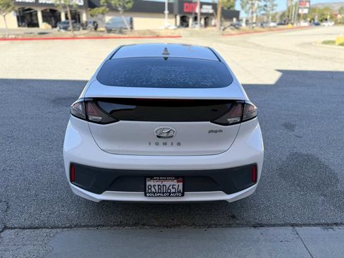 Used 2020 Hyundai Ioniq SE image 5