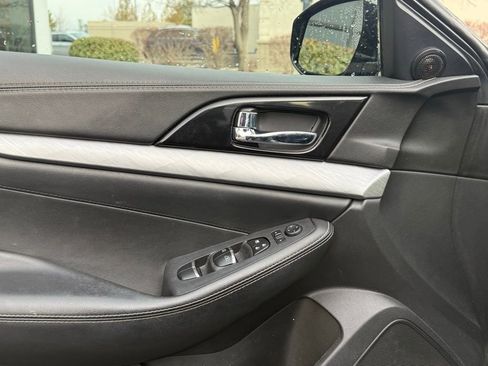 Used 2018 Nissan Maxima 3.5 SV image 9