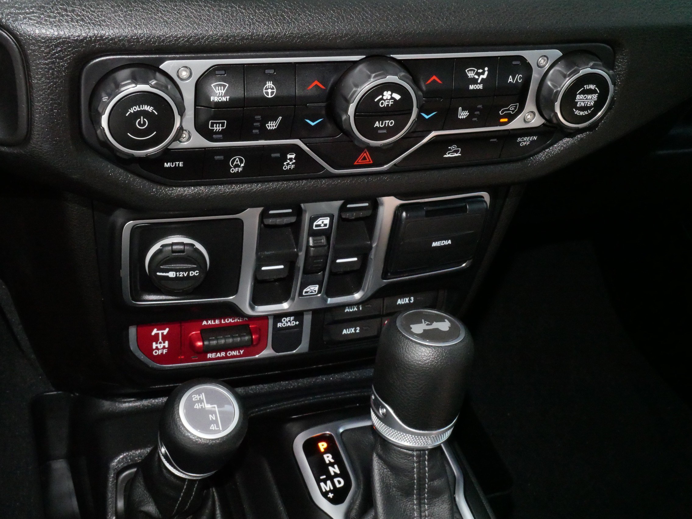 Used 2024 Jeep Wrangler Unlimited Sport AWD/4WD image 23
