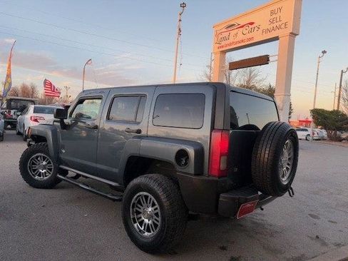 Used 2007 HUMMER H3 image 2