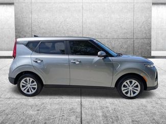 Used 2022 Kia Soul LX FWD video 4