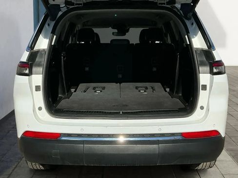 Used 2023 Jeep Grand Cherokee L Limited image 21