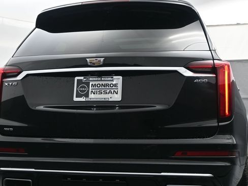 Used 2022 Cadillac XT6 Premium Luxury w/ Technology Package image 9