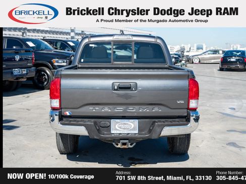 Used 2017 Toyota Tacoma SR5 w/ Tow Package image 6