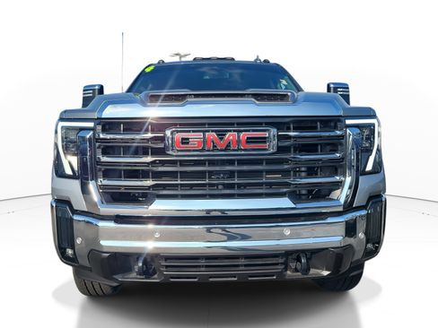 Used 2024 GMC Sierra 2500 SLT w/ SLT Premium Package image 2