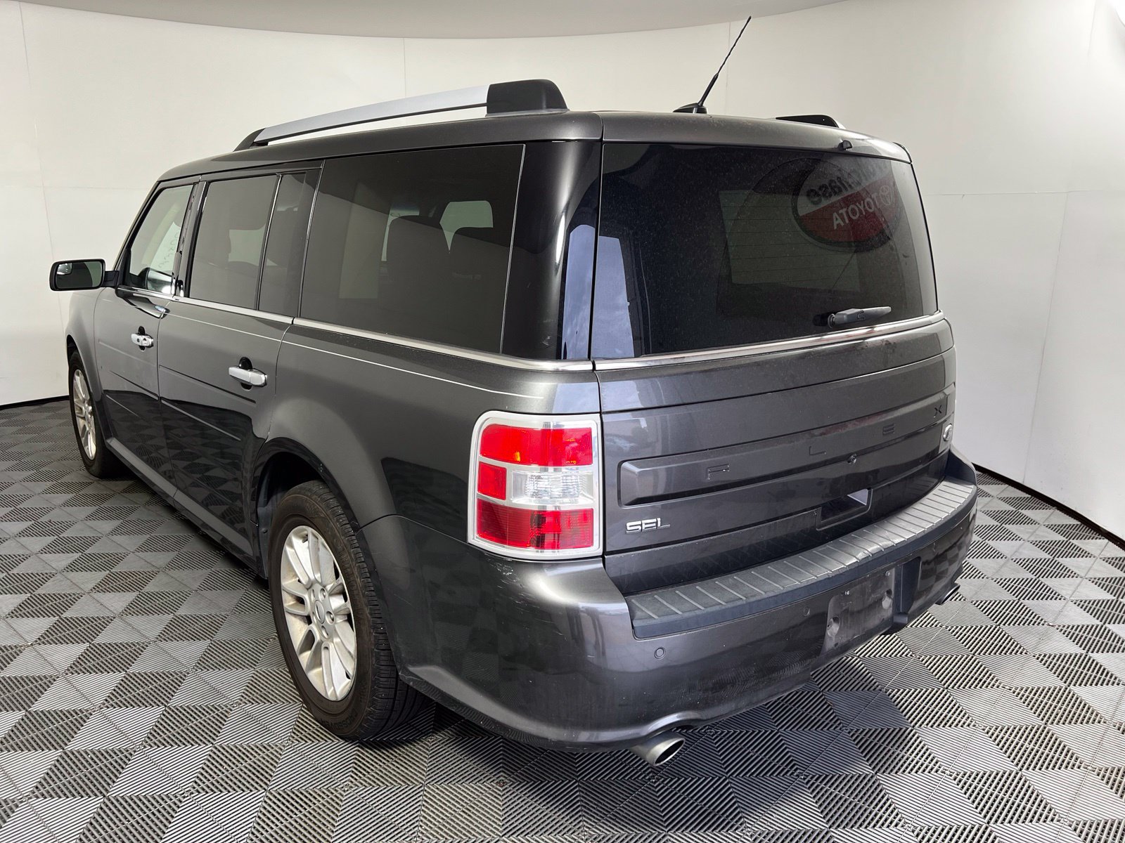 Used 2019 Ford Flex SEL FWD image 7
