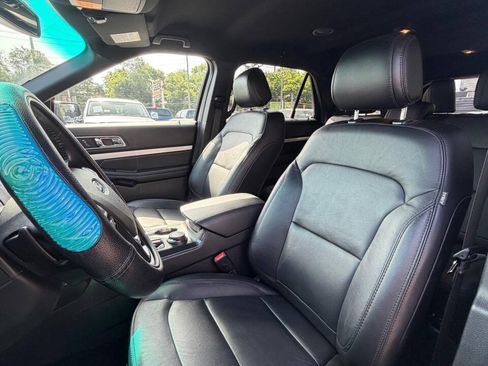 Used 2016 Ford Explorer XLT w/ Equipment Group 202A AWD/4WD image 10