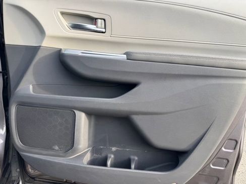 Used 2021 Toyota Sienna Limited image 30