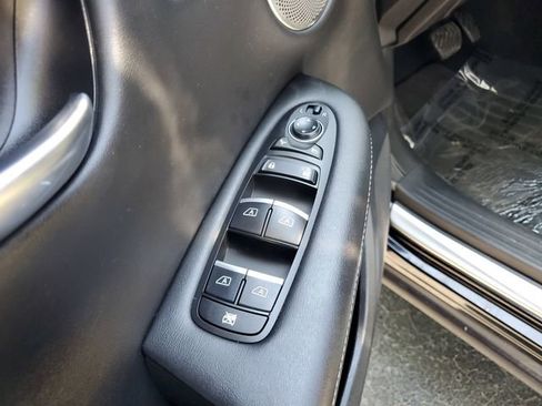 Used 2023 INFINITI QX50 Sport FWD image 16