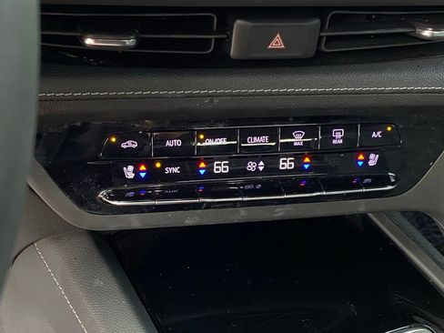 Used 2023 Buick Envision Avenir FWD image 20