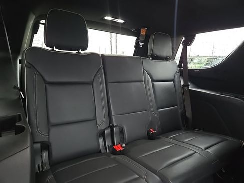 Used 2024 Chevrolet Tahoe Premier AWD/4WD image 93